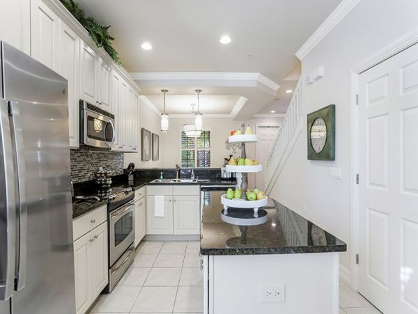 Naples Home 1019821