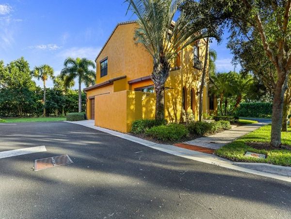 Naples Home 1019821