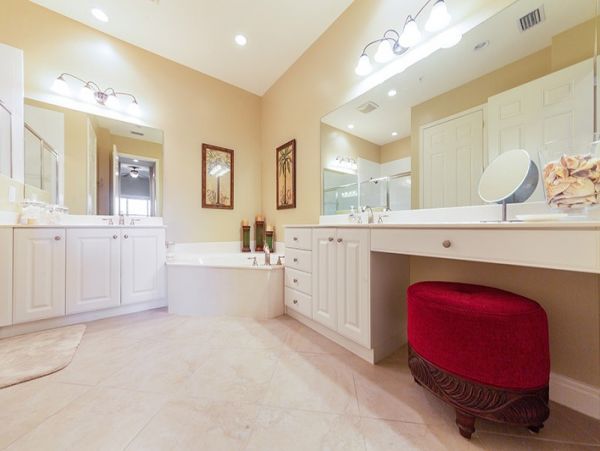 Naples Condo 1019822