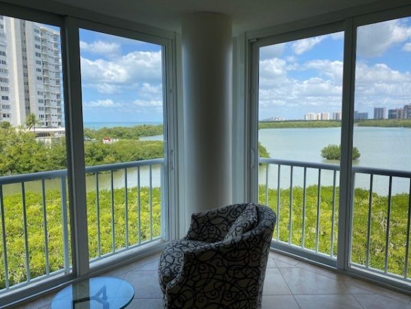 Naples Condo 1019823