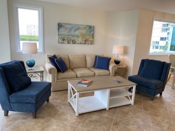 Naples Condo 1019823