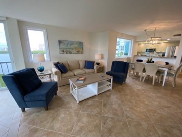 Naples Condo 1019823