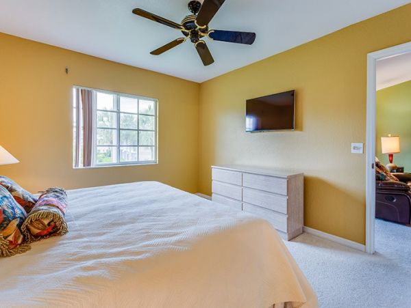 Naples Condo 1019824