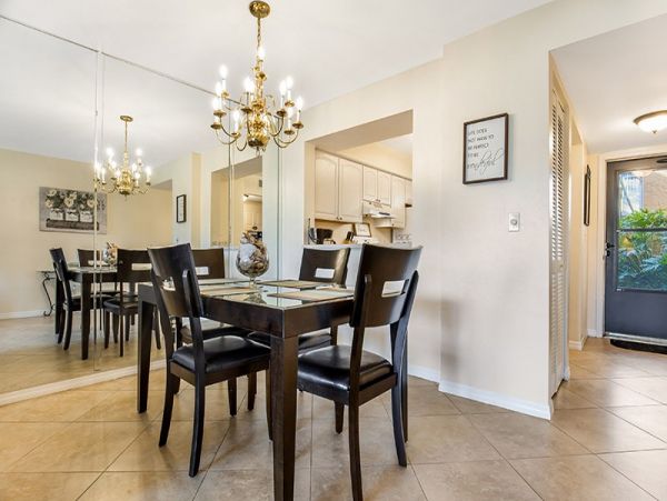 Naples Condo 1019825