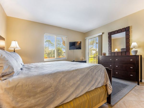 Naples Condo 1019825