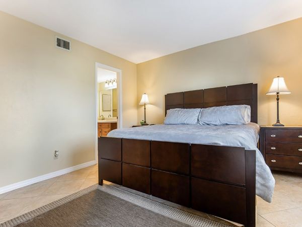 Naples Condo 1019825