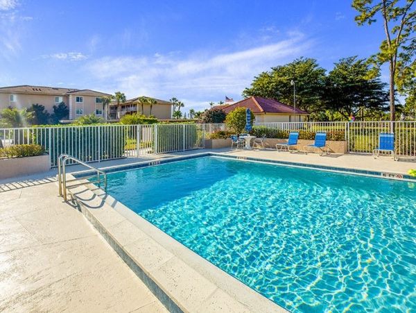 Naples Condo 1019825