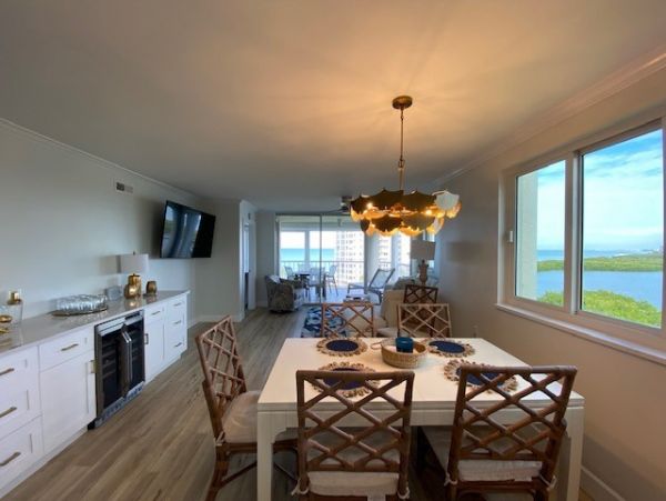 Lovely Naples Condo Views of The Gulf
