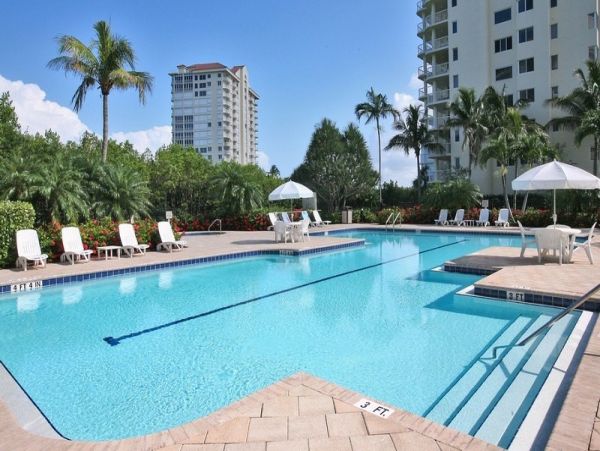 Lovely Naples Condo Views of The Gulf