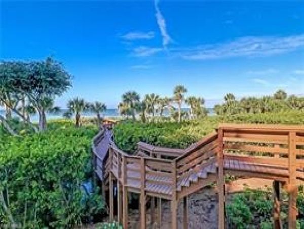Bay Colony Club at the Biltmore Gulf Front sleeps 5