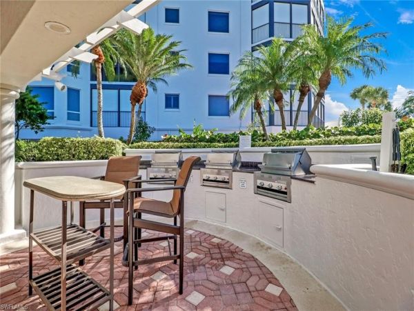 Bay Colony Club at the Biltmore Gulf Front sleeps 5