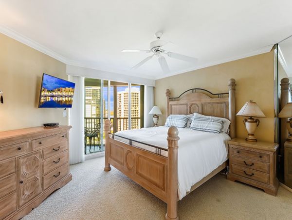 Naples Condo 1019830