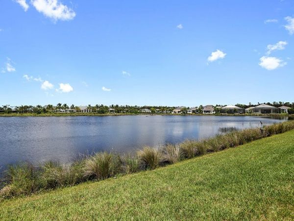 Naples Home 1019836