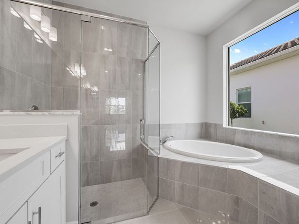 Naples Home 1019836