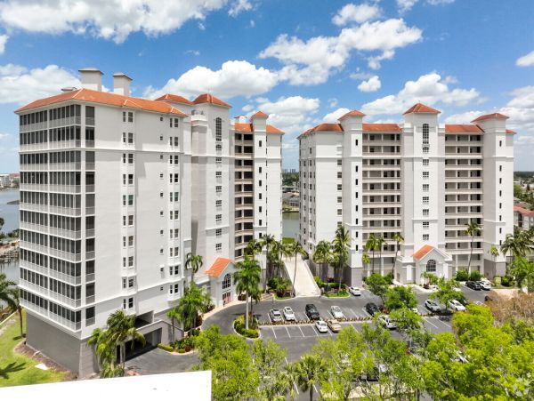 Stroll To Vanderbilt Beach Modern Condo