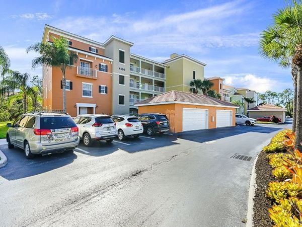 Naples Condo 1019845