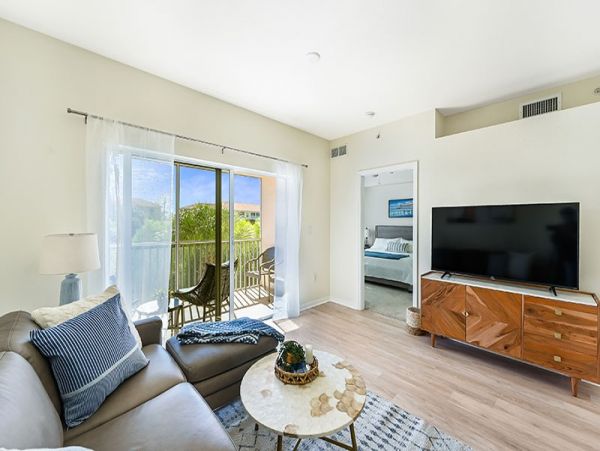 Naples Condo 1019845