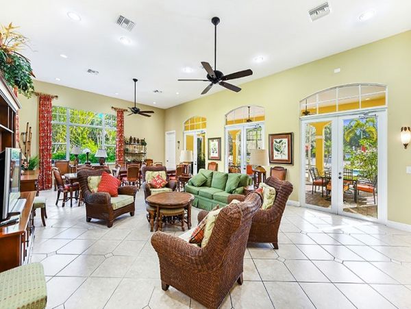 Naples Condo 1019845