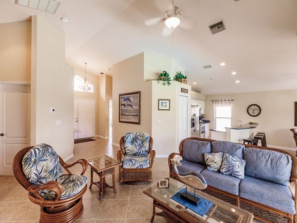 Naples Home 1019846