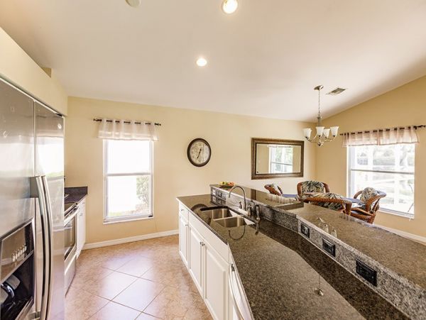 Naples Home 1019846
