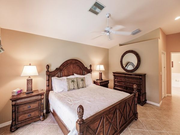 Naples Home 1019846