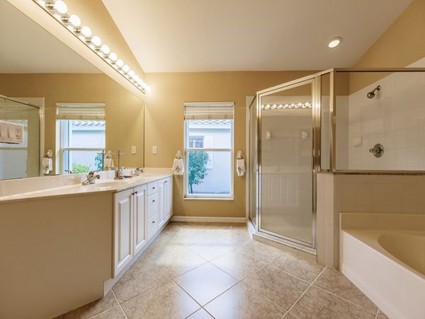 Naples Home 1019846
