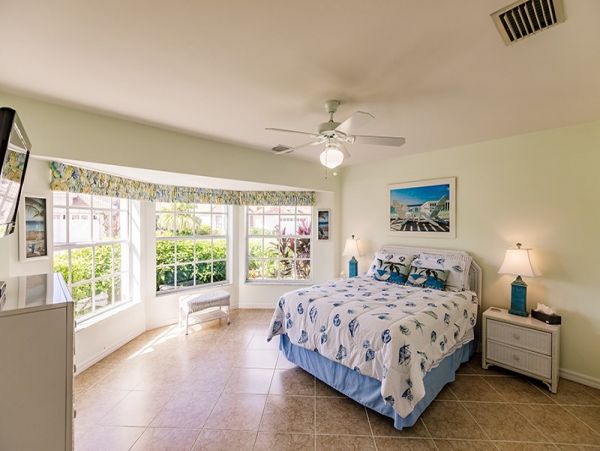 Naples Home 1019846