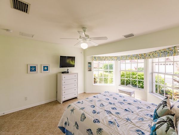 Naples Home 1019846
