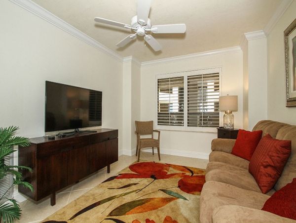 Naples Condo 1019850
