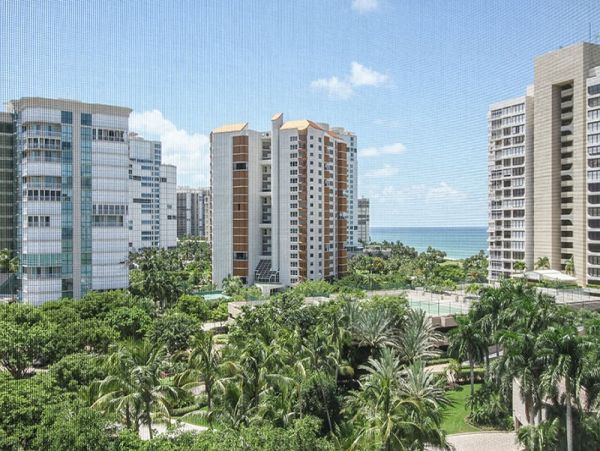 Naples Condo 1019850