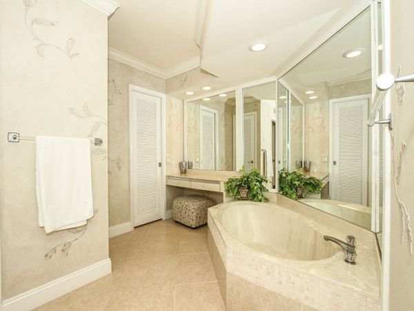 Naples Condo 1019850