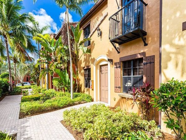 Naples Condo 1019853
