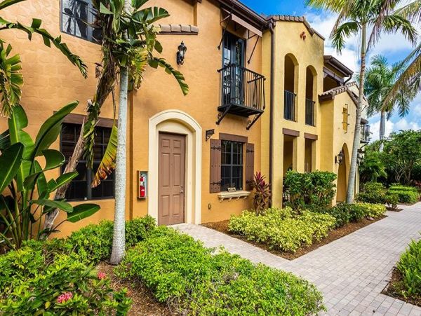 Naples Condo 1019853