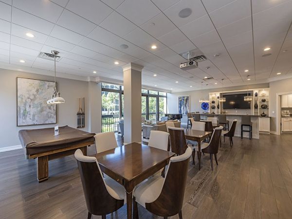 Naples Condo 1019857