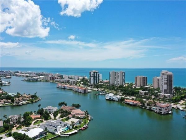 Naples Condo 1019861