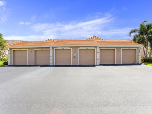 Naples Condo 1019867