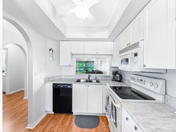 Naples Condo 1019870