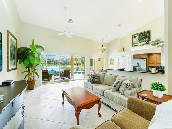Naples Home 1019871