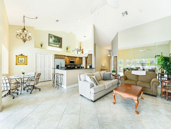 Naples Home 1019871