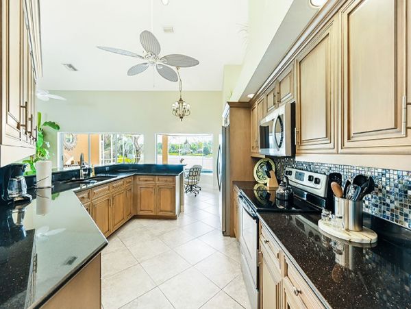 Naples Home 1019871