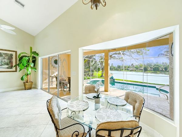 Naples Home 1019871