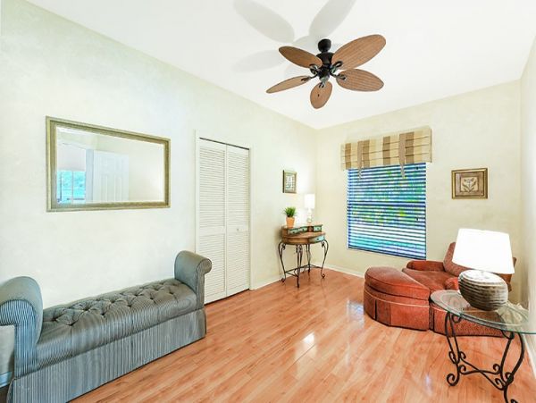 Naples Home 1019871