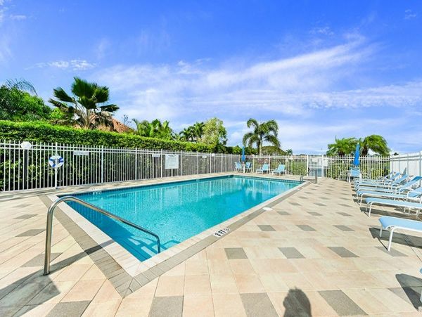 Naples Home 1019871