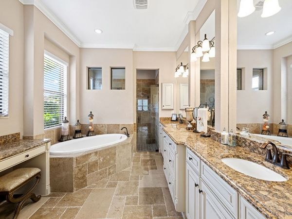 Naples Home 1019872