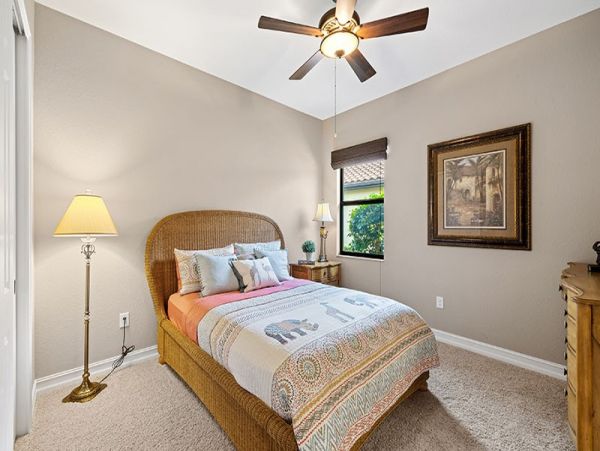 Naples Home 1019872