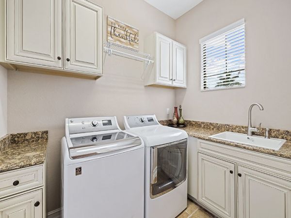 Naples Home 1019872