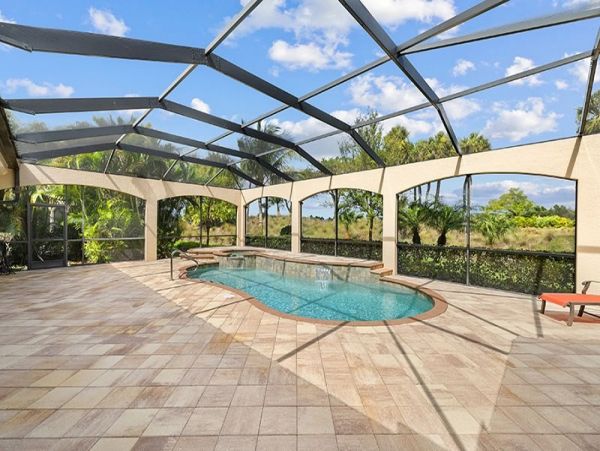 Naples Home 1019872