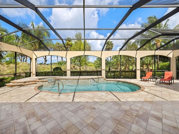 Naples Home 1019872