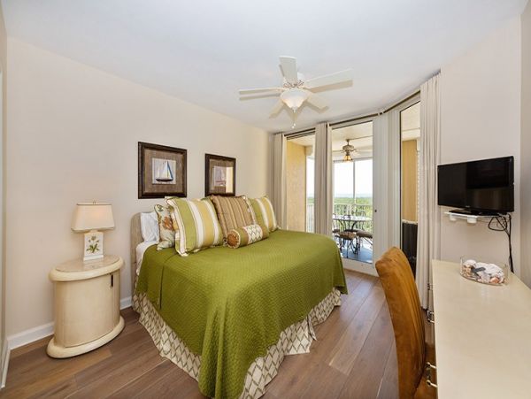 Naples Condo 1019873