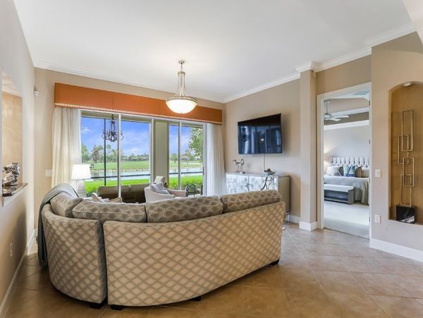 Naples Condo 1019874